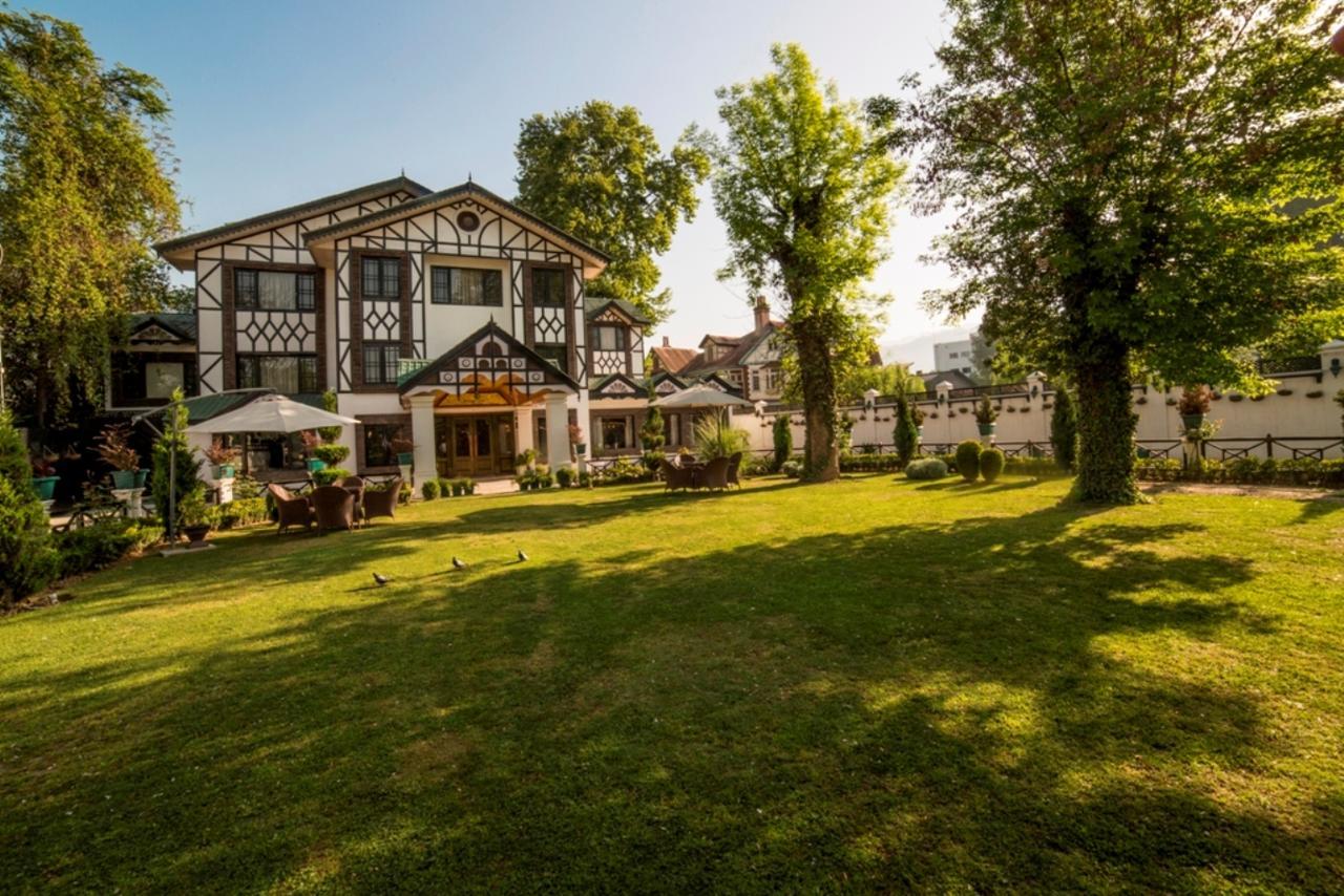 Lemon Tree Hotel Srinagar Exterior foto